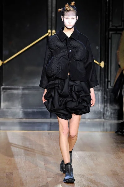 Look 15